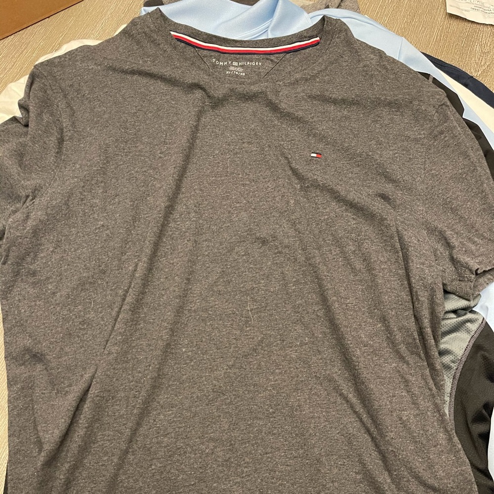 XL Tommy T-shirt  worn 1 time.